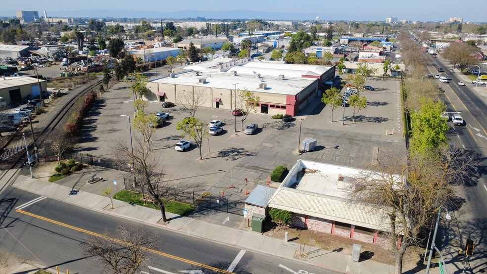 More Photos Of 1600 Yosemite Blvd, Modesto Office For Lease