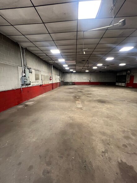 More Photos Of 45 Mystic Ave, Somerville Auto Repair For Lease