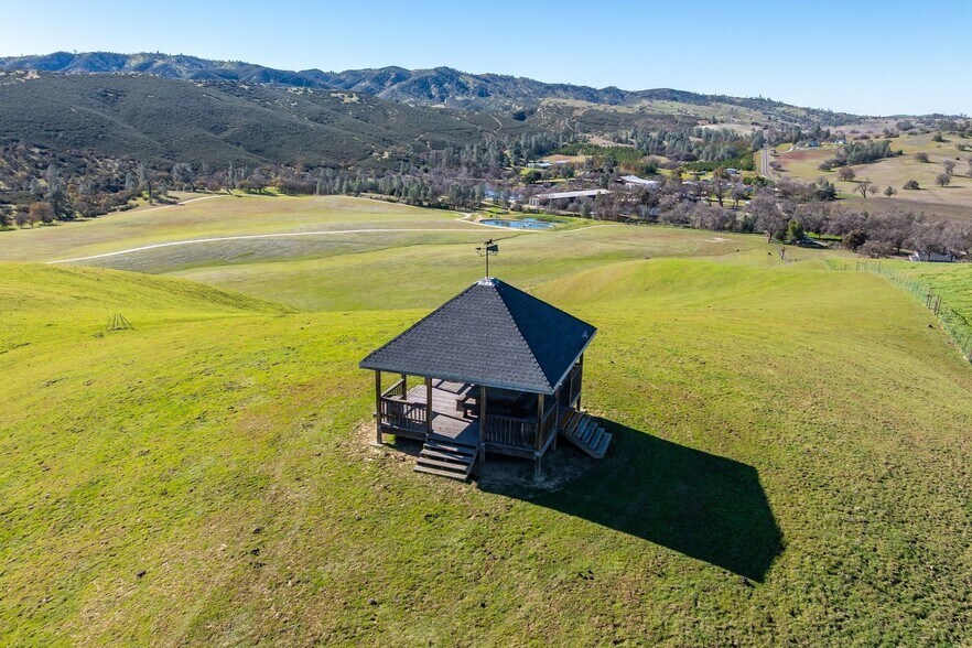 More Photos Of 535 Calf Canyon Hwy, Creston Winery Vineyard For Sale