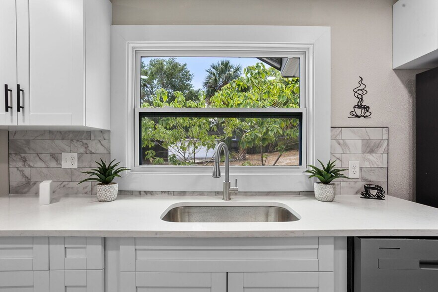 More Photos Of 209 N 14th St, Leesburg Office Residential For Sale