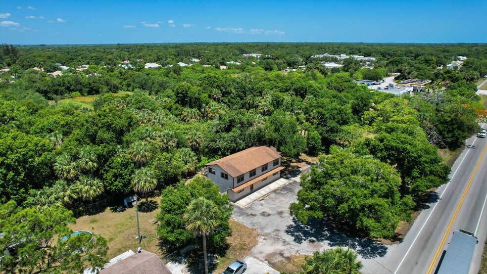 More Photos Of 1055 27th Ave SW, Vero Beach Flex For Sale