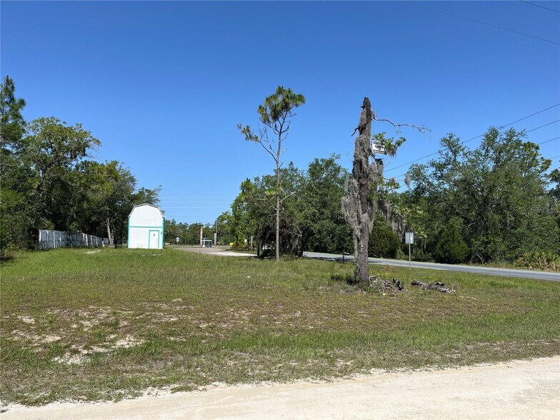 More Photos Of 18132 Commercial Way, Weeki Wachee Fast Food For Sale