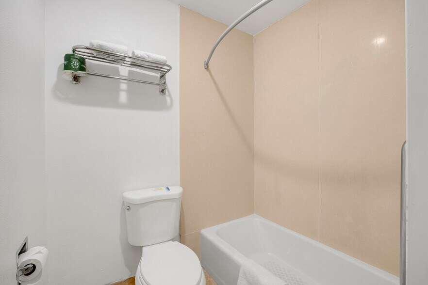 More Photos Of 2625 W Florida Ave, Hemet Hotel For Sale