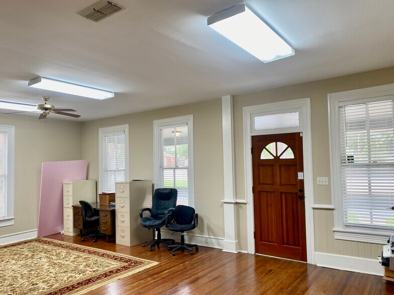 More Photos Of 316 S Washington St, Bainbridge Office For Sale