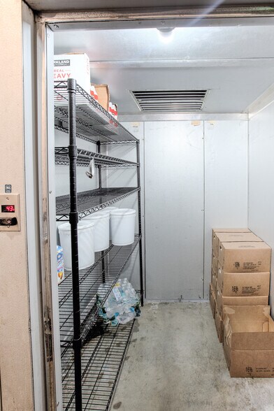 More Photos Of 14601-14891 Biscayne Blvd, Miami Storefront For Lease