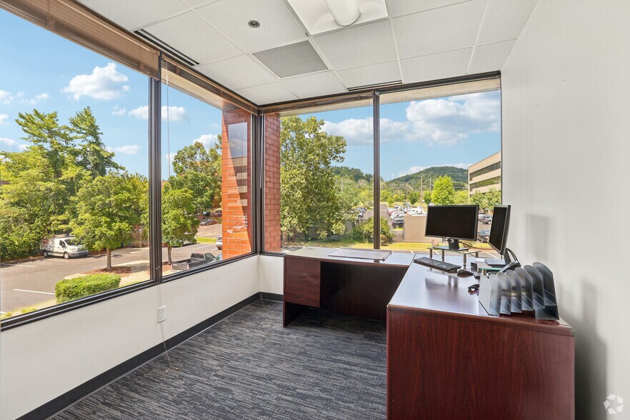 More Photos Of 111 Westwood Pl, Brentwood Office For Lease