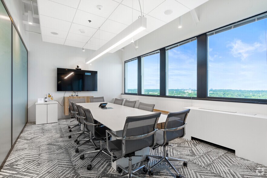 More Photos Of 6400 Arlington Blvd, Falls Church Office For Lease