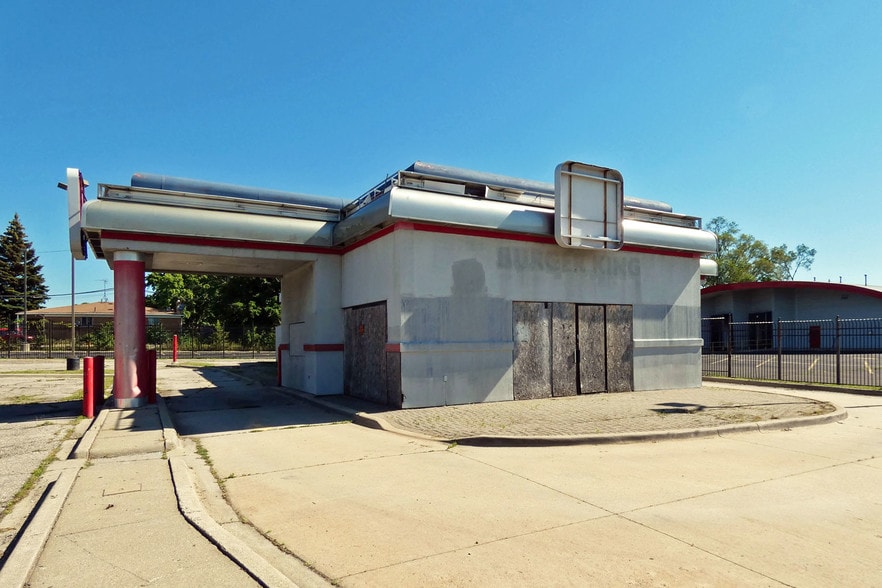 Primary Photo Of 19100 Lahser Rd, Detroit General Retail For Lease