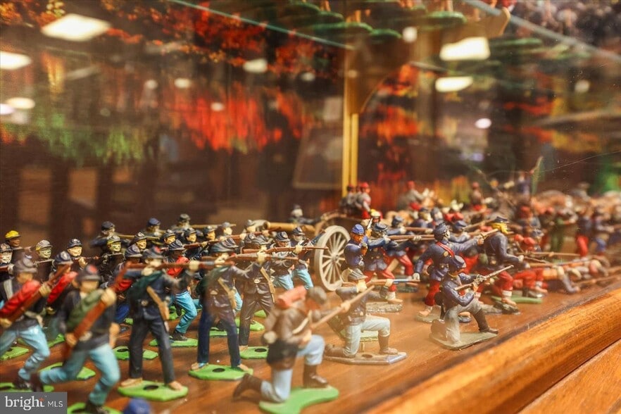 More Photos Of 425 Steinwehr Ave, Gettysburg Storefront Retail Office For Sale