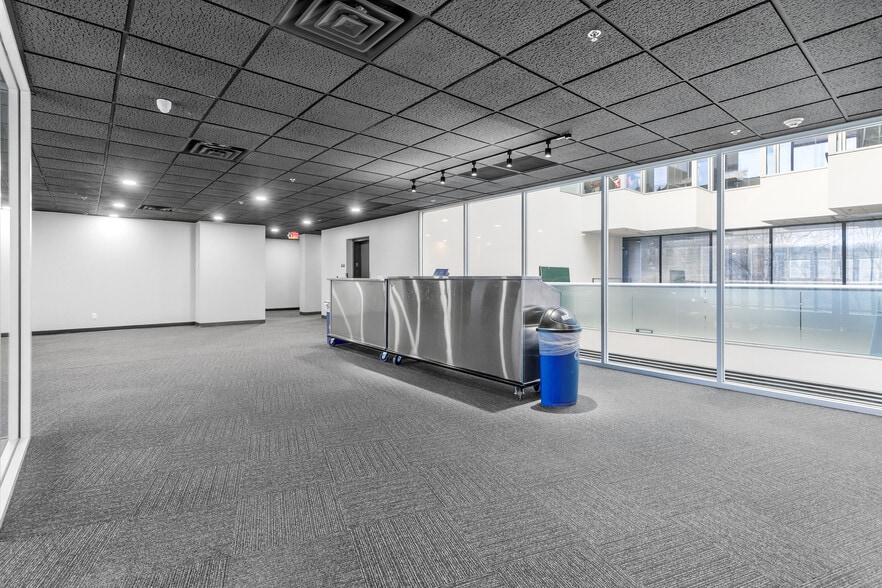 More Photos Of 7807 Creekridge Cir, Bloomington Office For Sale