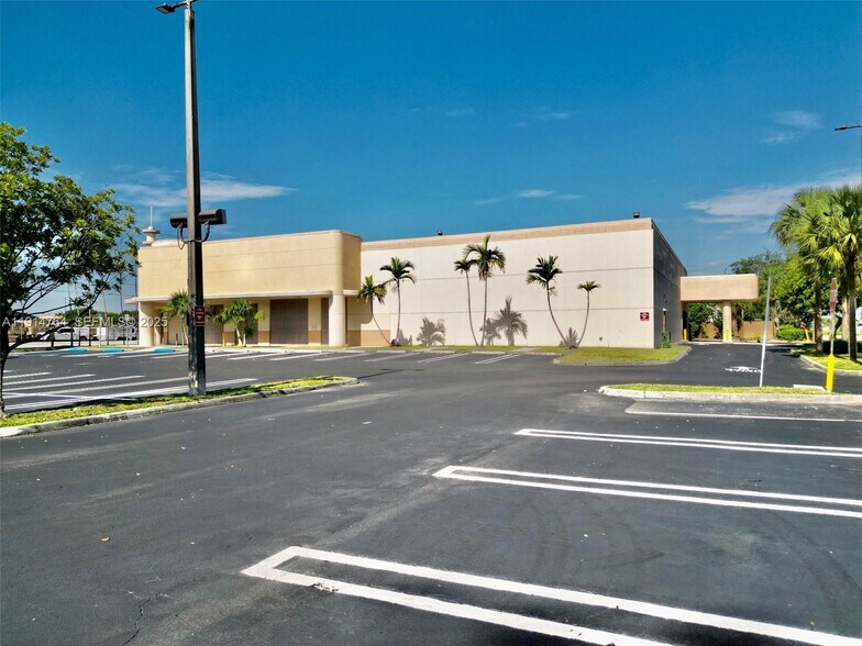 More Photos Of 11920 NW 27th Ave, Miami Freestanding For Lease