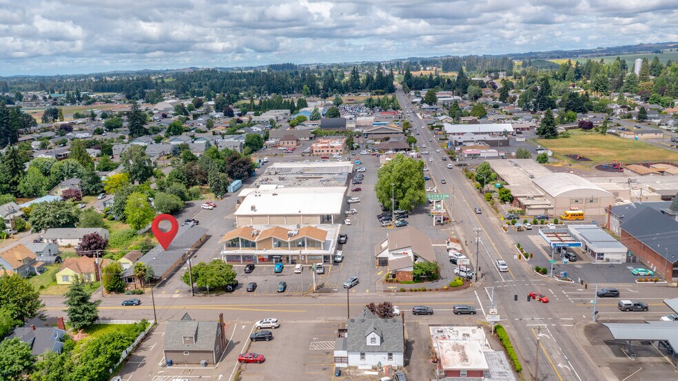 More Photos Of 151 W Washington St, Stayton Storefront Retail Office For Lease