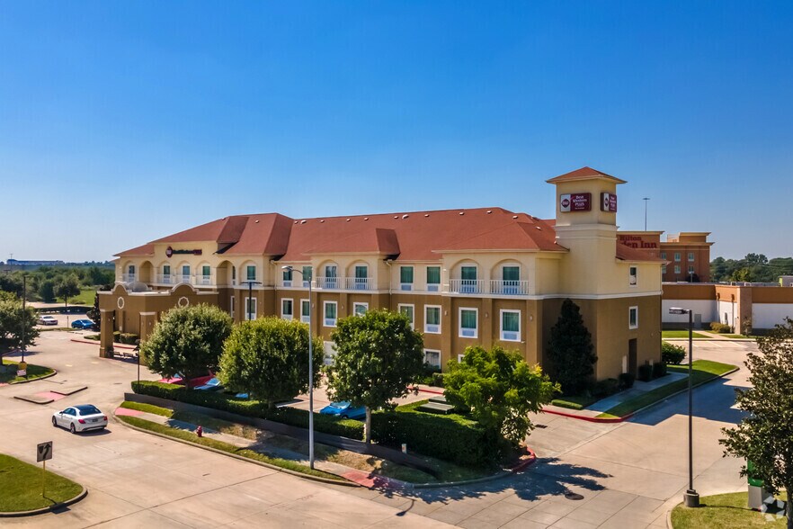 Primary Photo Of 2006 Katy Mills Blvd, Katy Hotel For Sale
