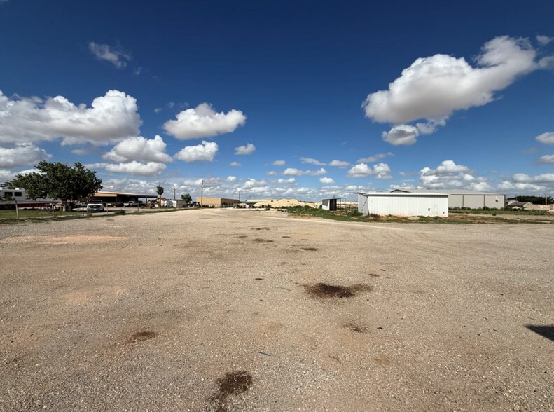 More Photos Of 8011 E County Road 90, Midland Warehouse For Lease