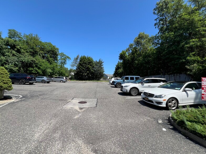 More Photos Of 3021-3023 Jericho Tpke, East Northport Storefront For Sale