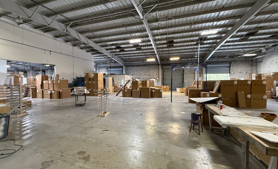 More Photos Of 740 NW Enterprise Dr, Port Saint Lucie Manufacturing For Lease