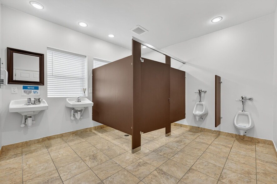 More Photos Of 4213 N Federal Hwy, Pompano Beach Religious Facility For Sale