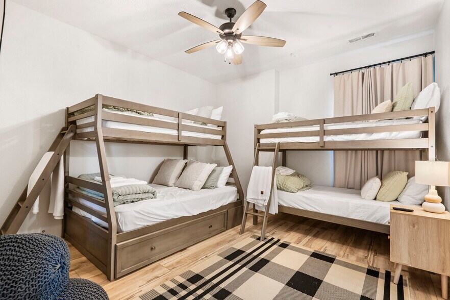 More Photos Of 129 Pioneer Peak, Kimberling City Specialty For Sale