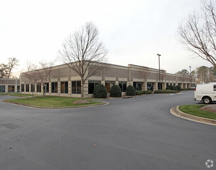 More Photos Of 881 Franklin Rd, Marietta Light Distribution For Lease