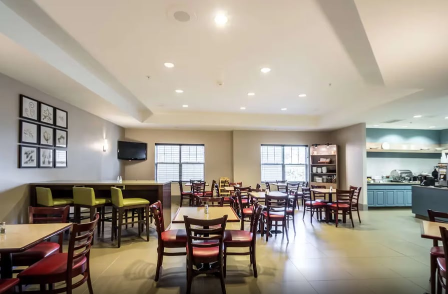 More Photos Of 121 Merwin Way, Fond Du Lac Hotel For Sale