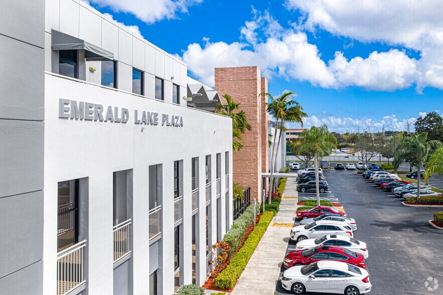 More Photos Of 3107 Stirling Rd, Fort Lauderdale Office For Lease