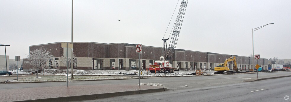 More Photos Of 10000-10098 Lackman Rd, Lenexa Flex For Lease