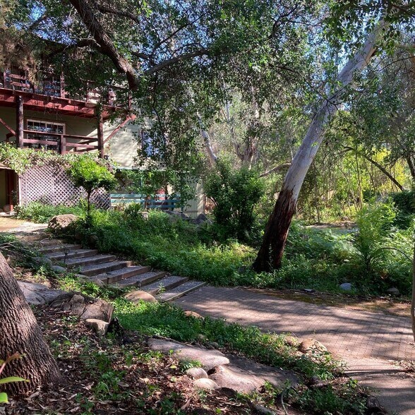 More Photos Of 42975 Sierra Dr, Three Rivers Hotel For Sale