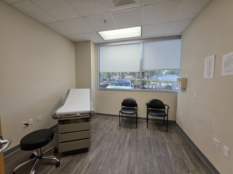 More Photos Of 2100 Aloma Ave, Winter Park Medical For Lease