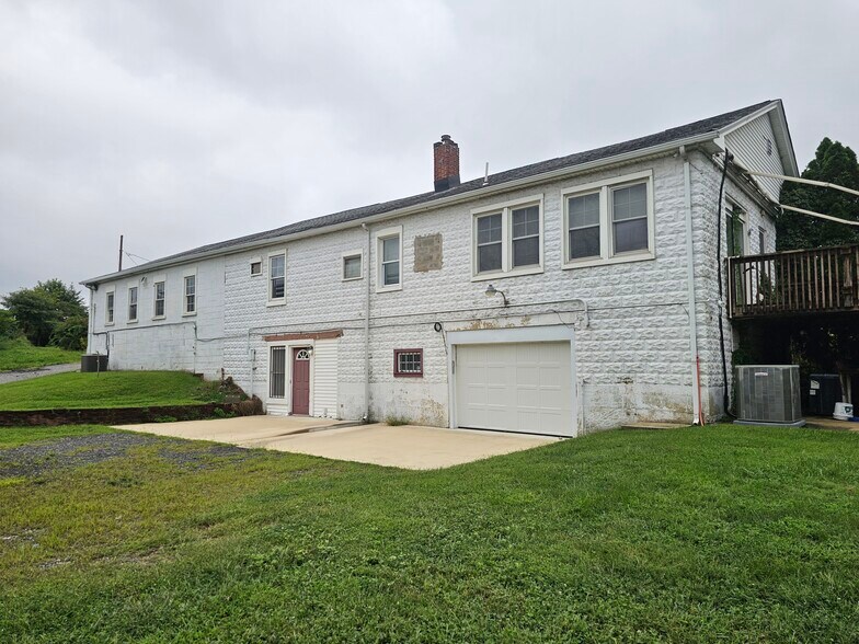 More Photos Of 210 Broad St, Saint Georges Flex For Lease