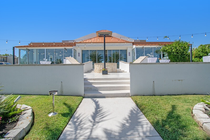 More Photos Of 3901 Nasa Pky, El Lago Lodge Meeting Hall For Sale