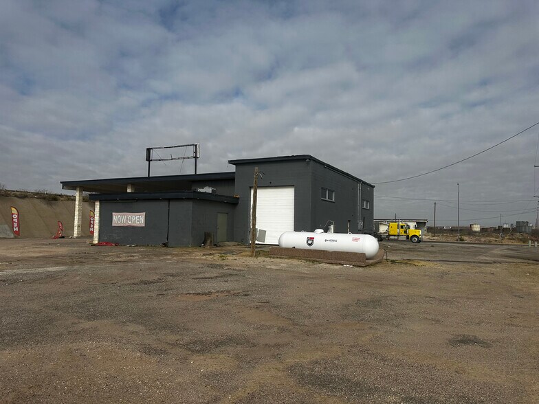 More Photos Of 250 E Interstate Highway 20, Penwell Restaurant For Sale