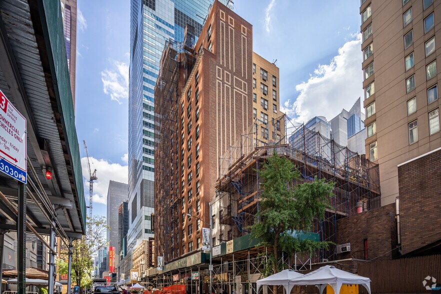 More Photos Of 234 W 48th St, New York Hotel For Lease