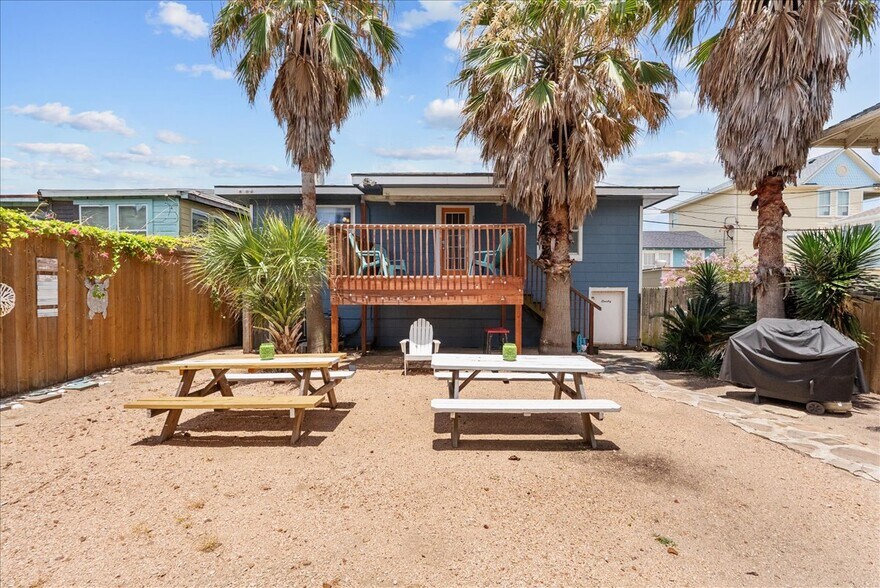 More Photos Of 1310 Avenue N 1/2, Galveston Apartments For Sale