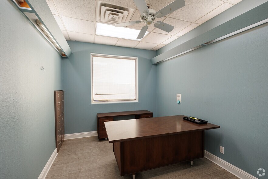 More Photos Of 4491 W Northern Ave, Glendale Medical For Sale