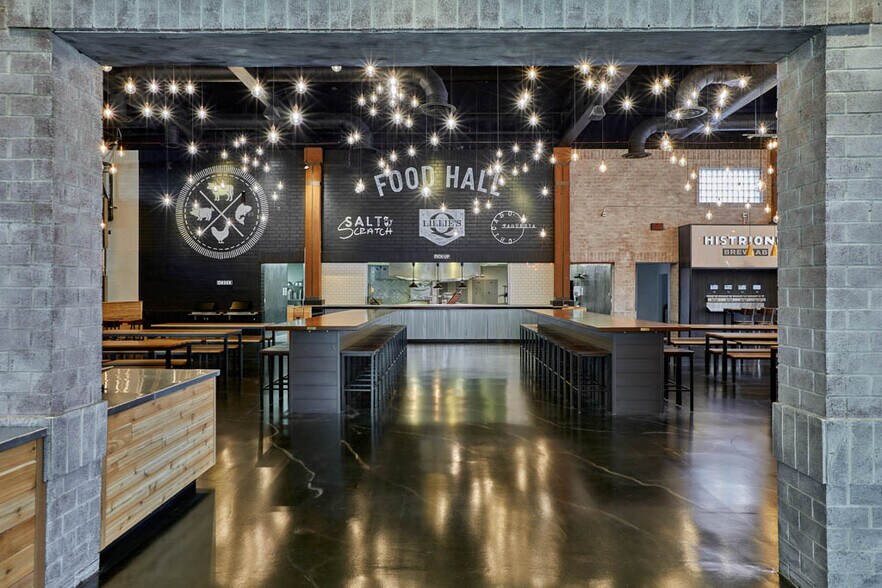 More Photos Of 700 N Milwaukee Ave, Wheeling Restaurant For Sale