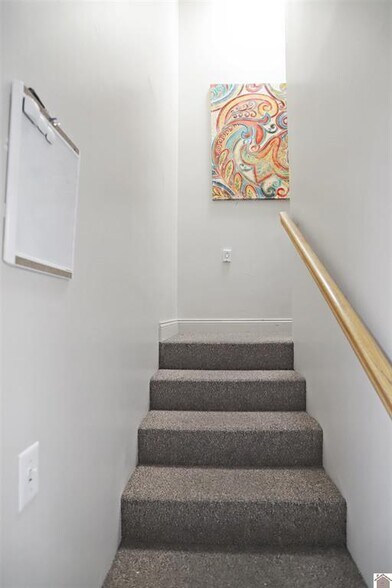 More Photos Of 145 Vine St, Benton Medical For Sale