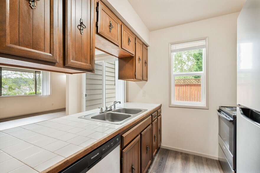 More Photos Of 157 Nevada Dr, Longview Apartments For Sale