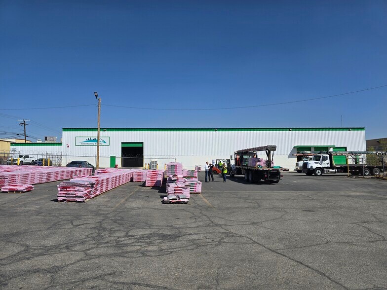 More Photos Of 6956 Market Ave, El Paso Industrial For Lease