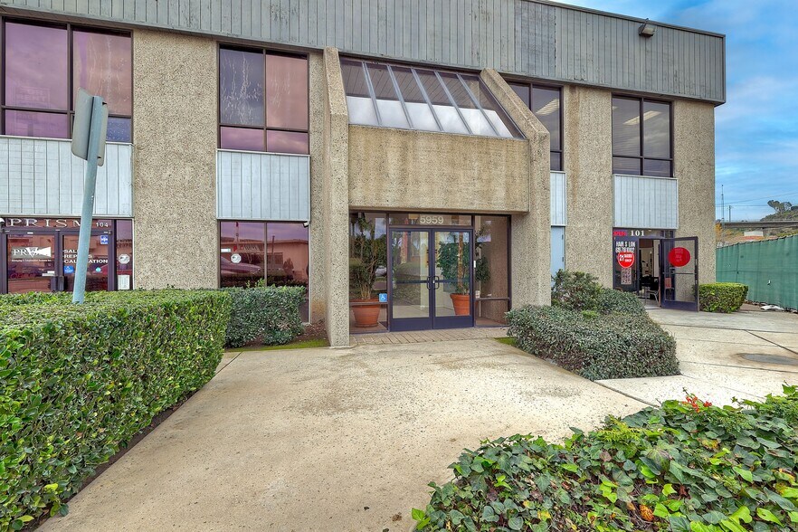 More Photos Of 5959 Mission Gorge Rd, San Diego Office For Sale