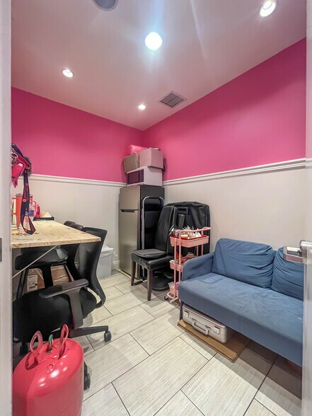 More Photos Of 8379-8389 W 3rd St, Los Angeles Storefront For Lease