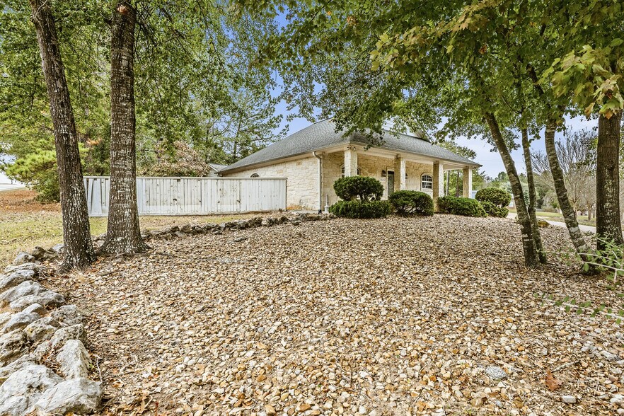 More Photos Of 101 Hidden Valley Cir, Huntsville Office For Sale