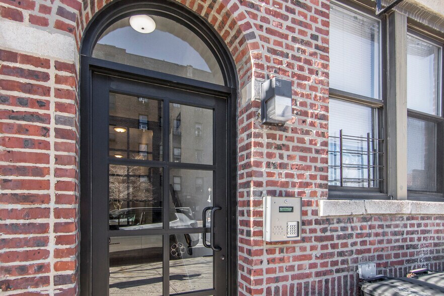 More Photos Of 4516 48th St, Woodside Apartments For Sale