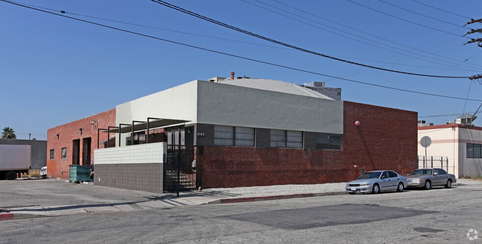More Photos Of 2165 Yates Ave, Commerce Warehouse For Lease