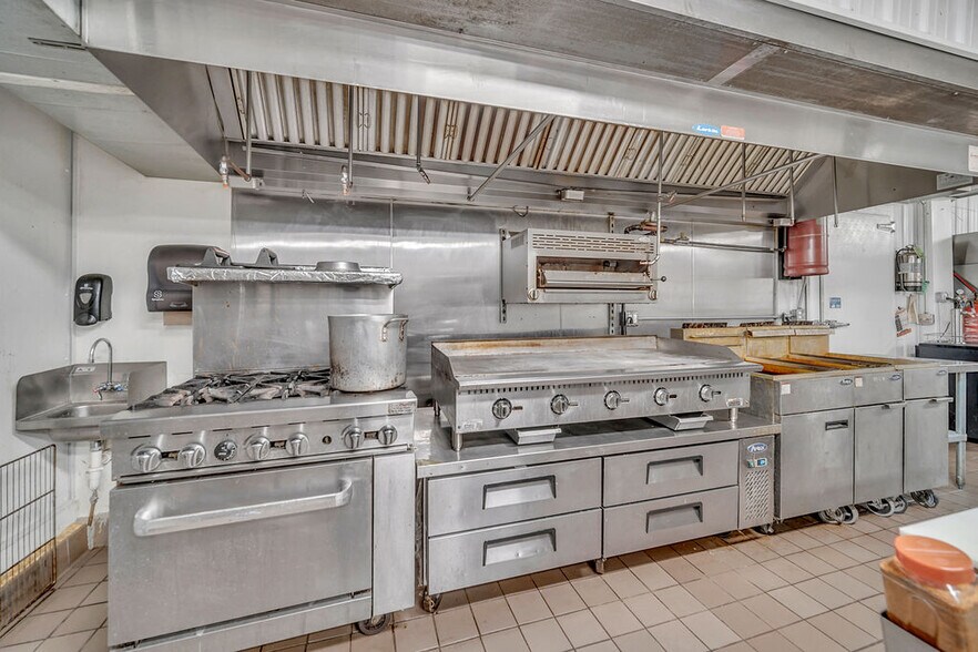 More Photos Of 602 Clark St, Utica Restaurant For Sale