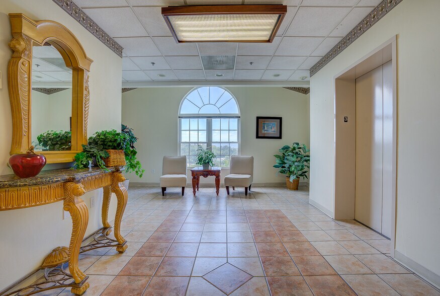 More Photos Of Pheasant Ridge Road, Roanoke Office For Lease