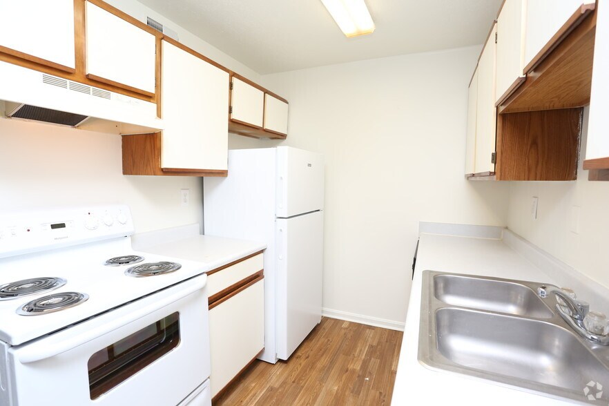 More Photos Of 3130 Saint Anthony Gardens Dr, Louisville Apartments For Sale