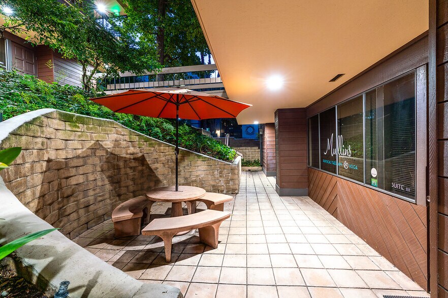 More Photos Of 2831 Camino Del Rio S, San Diego Unknown For Lease