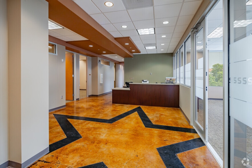 More Photos Of Loop 1604 & Stone Oak Parkway, San Antonio Office For Lease