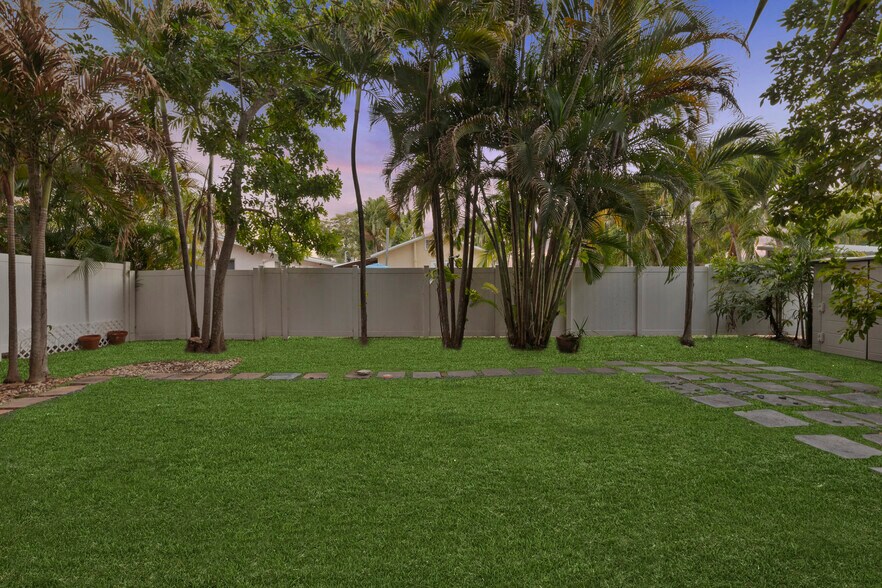 More Photos Of 902 SE 12th Ct, Fort Lauderdale Specialty For Sale