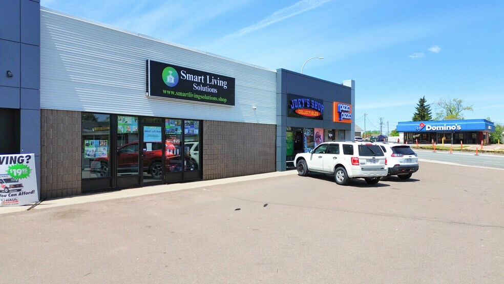 More Photos Of 824 Mountain Rd, Moncton Storefront For Lease